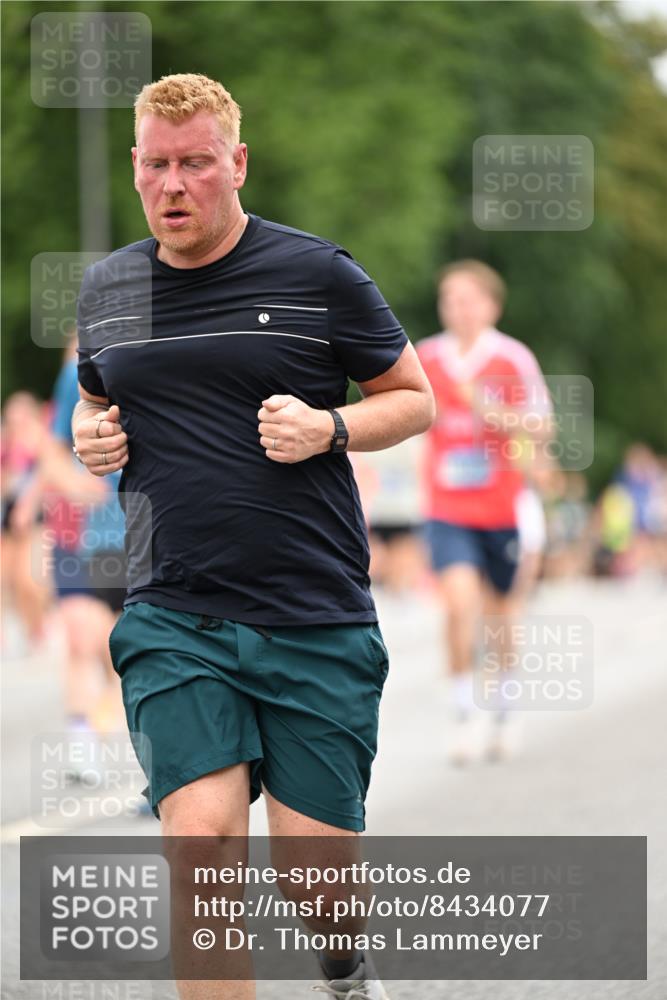 29.06.2025 - hella hamburg halbmarathon Dr. Thomas Lammeyer http://msf.ph/oto/8434077 29.06.2025 10:53:47 Kennedybrücke 1167, 1584, 2437, 2438, 2527, 2668, 2716, 2997, 3232, 3253, 4403, 4769, 5118, 5479, 5480, 5781, 6191, 6497, 7203, 7650, 7679, 7936, 7947, 7948, 8065, 9245, 10130, 10333, 10654, 10782, 11192 meine-sportfotos.de