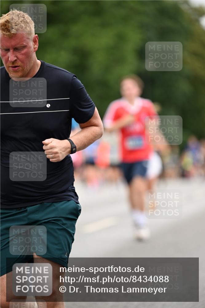 29.06.2025 - hella hamburg halbmarathon Dr. Thomas Lammeyer http://msf.ph/oto/8434088 29.06.2025 10:53:47 Kennedybrücke 1167, 1584, 2437, 2438, 2527, 2668, 2716, 2997, 3232, 3253, 4403, 4769, 5118, 5479, 5480, 5781, 6191, 6497, 7203, 7650, 7679, 7936, 7947, 7948, 8065, 9245, 10130, 10333, 10654, 10782, 11192 meine-sportfotos.de