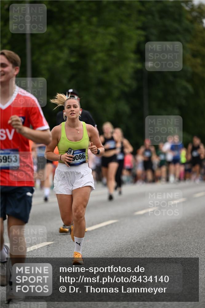29.06.2025 - hella hamburg halbmarathon Dr. Thomas Lammeyer http://msf.ph/oto/8434140 29.06.2025 10:53:49 Kennedybrücke 1167, 1584, 2437, 2438, 2527, 2668, 2716, 2997, 3232, 3253, 4769, 5118, 5479, 5480, 5781, 6191, 6497, 7203, 7650, 7679, 7947, 7948, 8065, 9245, 10130, 10333, 10654, 10782, 11192 meine-sportfotos.de