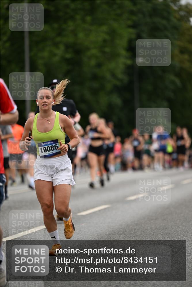 29.06.2025 - hella hamburg halbmarathon Dr. Thomas Lammeyer http://msf.ph/oto/8434151 29.06.2025 10:53:50 Kennedybrücke 1167, 1584, 1805, 2437, 2438, 2527, 2668, 2716, 2997, 3232, 3253, 4769, 5118, 5479, 5480, 5781, 6191, 6497, 7203, 7650, 7679, 7947, 7948, 8065, 10130, 10333, 10654, 10782, 11192 meine-sportfotos.de