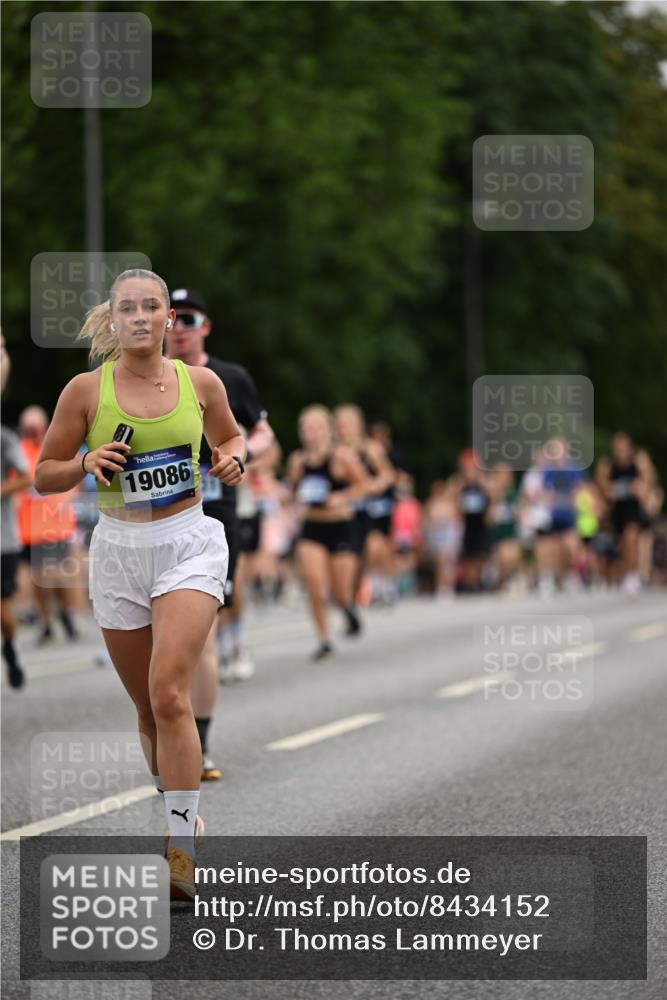 29.06.2025 - hella hamburg halbmarathon Dr. Thomas Lammeyer http://msf.ph/oto/8434152 29.06.2025 10:53:50 Kennedybrücke 1167, 1584, 1805, 2437, 2438, 2527, 2668, 2716, 2997, 3232, 3253, 4769, 5118, 5479, 5480, 5781, 6191, 6497, 7203, 7650, 7679, 7947, 7948, 8065, 10130, 10333, 10654, 10782, 11192 meine-sportfotos.de