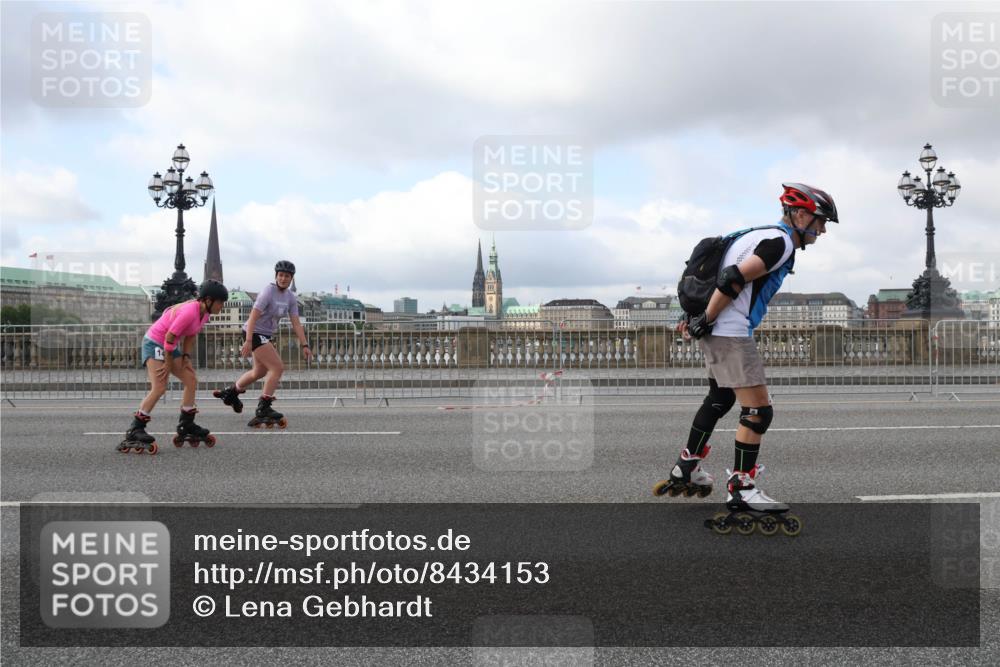 29.06.2025 - hella hamburg halbmarathon Lena Gebhardt http://msf.ph/oto/8434153 29.06.2025 09:01:14 Lombardsbrücke  meine-sportfotos.de