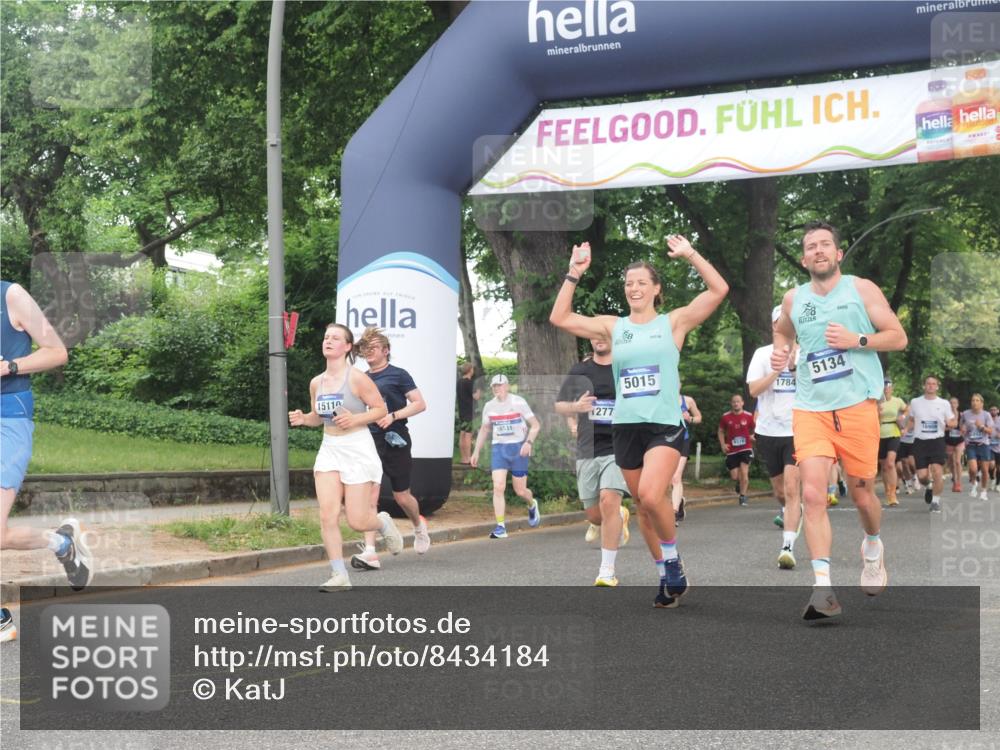 29.06.2025 - hella hamburg halbmarathon KatJ http://msf.ph/oto/8434184 29.06.2025 10:44:18 Zwischen KM18-KM19 1200, 2488, 3413, 3859, 4426, 5015, 5134, 5457, 5458, 5728 meine-sportfotos.de
