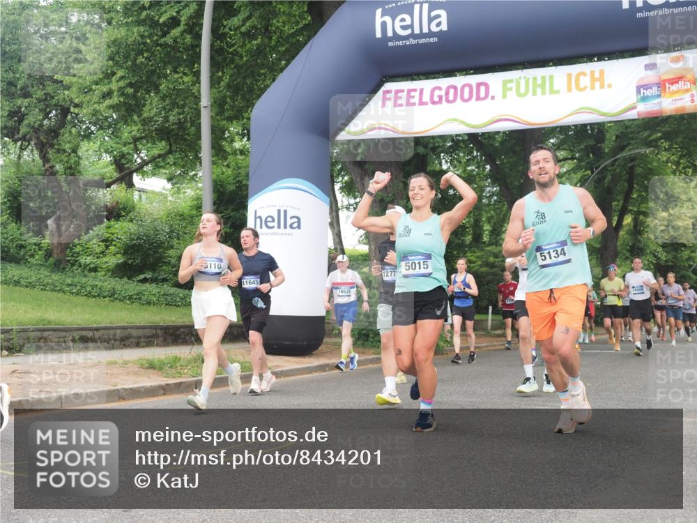 29.06.2025 - hella hamburg halbmarathon KatJ http://msf.ph/oto/8434201 29.06.2025 10:44:18 Zwischen KM18-KM19 1200, 2488, 3413, 3859, 4426, 5015, 5134, 5457, 5458, 5728 meine-sportfotos.de