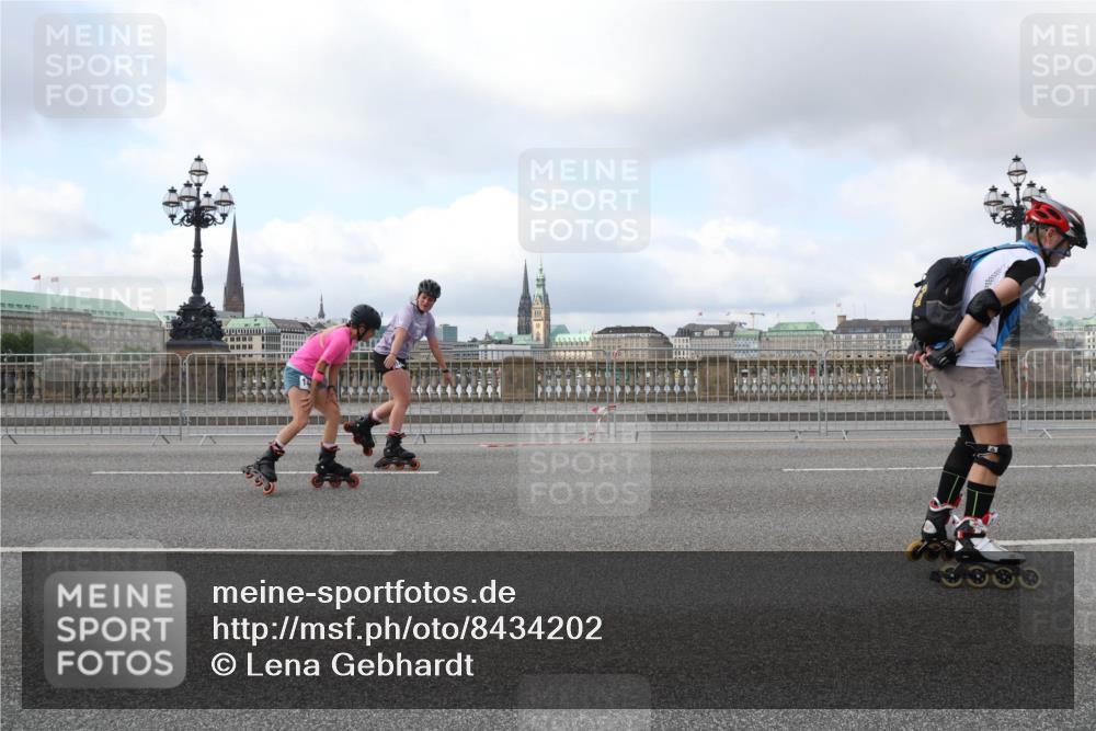29.06.2025 - hella hamburg halbmarathon Lena Gebhardt http://msf.ph/oto/8434202 29.06.2025 09:01:14 Lombardsbrücke  meine-sportfotos.de