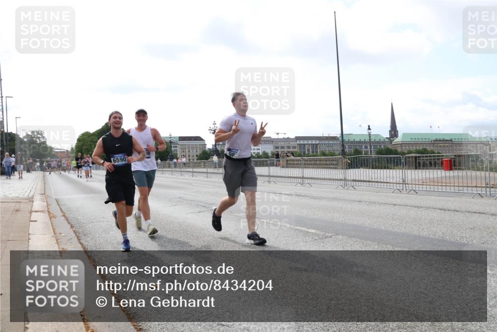 29.06.2025 - hella hamburg halbmarathon Lena Gebhardt http://msf.ph/oto/8434204 29.06.2025 10:08:34 Lombardsbrücke 98, 6590, 1427, 2427, 3762, 5347, 5926, 6100, 6590, 7198, 7348, 7476, 8585, 9457, 9616, 9823, 9951, 9958, 10035, 10092, 10609, 10857, 11657, 11780, 11967, 12144, 12658, 13014, 13174, 14631, 14902, 14965, 15429, 15584, 16439, 18325 meine-sportfotos.de