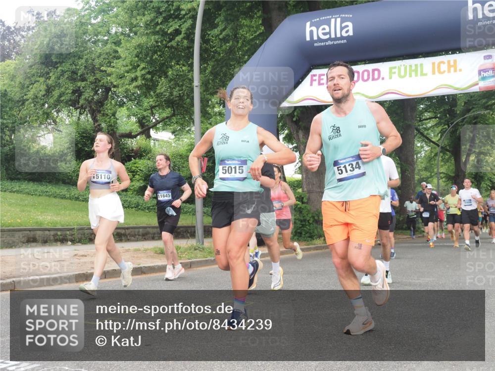 29.06.2025 - hella hamburg halbmarathon KatJ http://msf.ph/oto/8434239 29.06.2025 10:44:19 Zwischen KM18-KM19 1200, 2488, 3859, 4426, 5015, 5134, 5457, 5458, 5728 meine-sportfotos.de