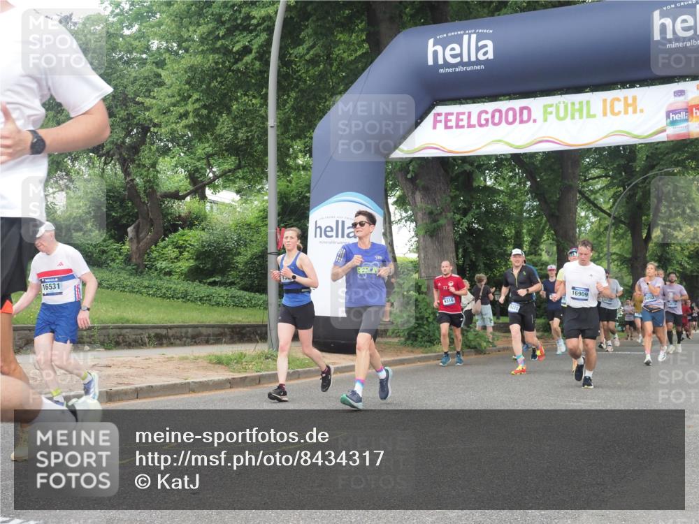 29.06.2025 - hella hamburg halbmarathon KatJ http://msf.ph/oto/8434317 29.06.2025 10:44:21 Zwischen KM18-KM19 1200, 3859, 4426, 5015, 5134, 5391, 5457, 5728, 6892, 7159 meine-sportfotos.de