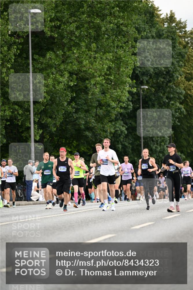 29.06.2025 - hella hamburg halbmarathon Dr. Thomas Lammeyer http://msf.ph/oto/8434323 29.06.2025 10:54:00 Kennedybrücke 1167, 1805, 2437, 2438, 2541, 2716, 2997, 3253, 4589, 4769, 5106, 5118, 5479, 5480, 7679, 9015, 9162, 10038, 10130, 10654, 10782, 11030 meine-sportfotos.de