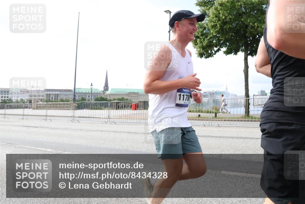 29.06.2025 - hella hamburg halbmarathon Lena Gebhardt http://msf.ph/oto/8434328 29.06.2025 10:08:36 Lombardsbrücke 1178, 1427, 2427, 3762, 5347, 5926, 6100, 6590, 7198, 7476, 9457, 9616, 9823, 9951, 9958, 10035, 10092, 10609, 10857, 11657, 11780, 11967, 12144, 12658, 13014, 13174, 14631, 14902, 14965, 15429, 15584, 16439 meine-sportfotos.de