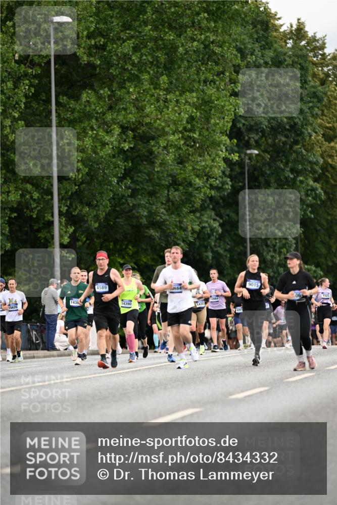 29.06.2025 - hella hamburg halbmarathon Dr. Thomas Lammeyer http://msf.ph/oto/8434332 29.06.2025 10:54:00 Kennedybrücke 1167, 1805, 2437, 2438, 2541, 2716, 2997, 3253, 4589, 4769, 5106, 5118, 5479, 5480, 7679, 9015, 9162, 10038, 10130, 10654, 10782, 11030 meine-sportfotos.de