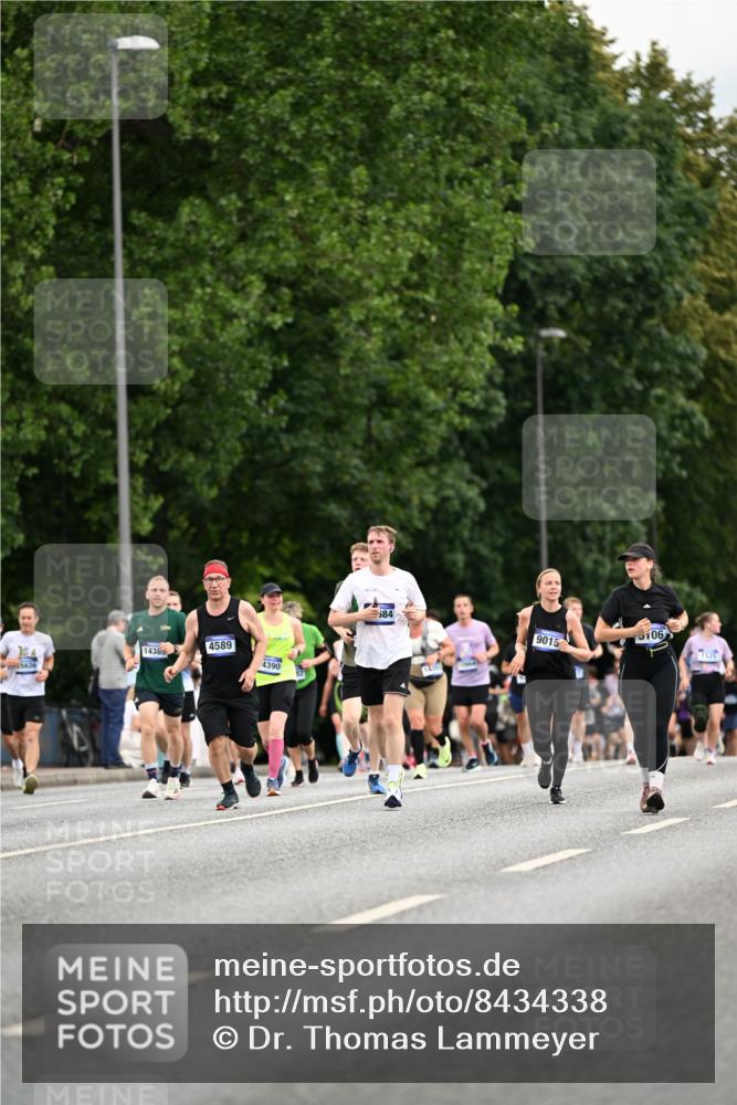 29.06.2025 - hella hamburg halbmarathon Dr. Thomas Lammeyer http://msf.ph/oto/8434338 29.06.2025 10:54:00 Kennedybrücke 1167, 1805, 2437, 2438, 2541, 2716, 2997, 3253, 4589, 4769, 5106, 5118, 5479, 5480, 7679, 9015, 9162, 10038, 10130, 10654, 10782, 11030 meine-sportfotos.de