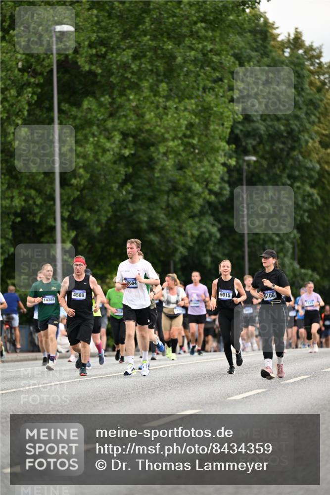 29.06.2025 - hella hamburg halbmarathon Dr. Thomas Lammeyer http://msf.ph/oto/8434359 29.06.2025 10:54:01 Kennedybrücke 1167, 1805, 2437, 2438, 2541, 2716, 2997, 3253, 4589, 4769, 5106, 5118, 5479, 5480, 6694, 7679, 9015, 9162, 10038, 10130, 10654, 10782, 11030 meine-sportfotos.de