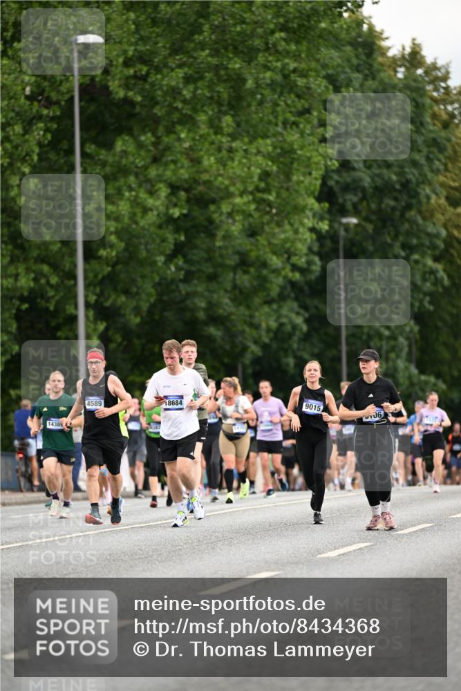 29.06.2025 - hella hamburg halbmarathon Dr. Thomas Lammeyer http://msf.ph/oto/8434368 29.06.2025 10:54:01 Kennedybrücke 1167, 1805, 2437, 2438, 2541, 2716, 2997, 3253, 4589, 4769, 5106, 5118, 5479, 5480, 6694, 7679, 9015, 9162, 10038, 10130, 10654, 10782, 11030 meine-sportfotos.de