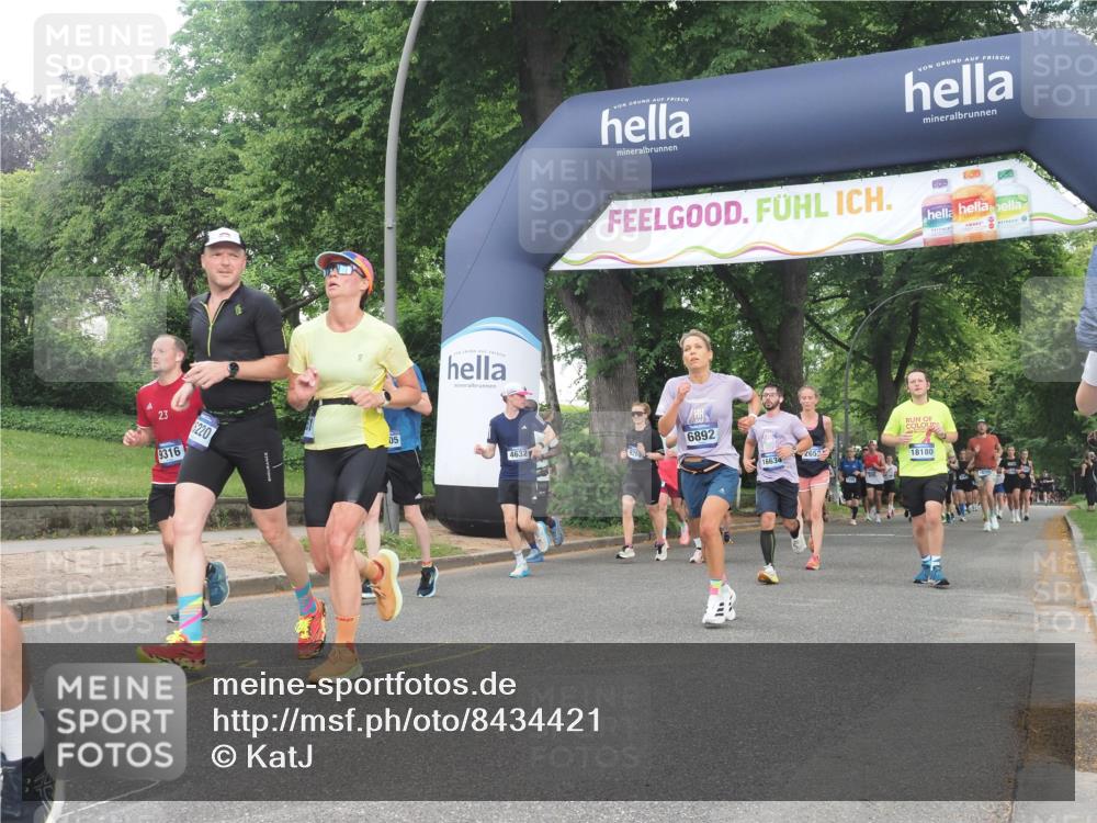 29.06.2025 - hella hamburg halbmarathon KatJ http://msf.ph/oto/8434421 29.06.2025 10:44:24 Zwischen KM18-KM19 2652, 2656, 3575, 4632, 5134, 5391, 6892, 7159 meine-sportfotos.de