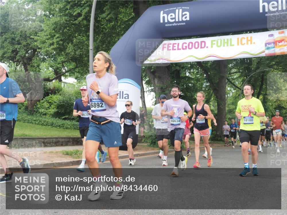29.06.2025 - hella hamburg halbmarathon KatJ http://msf.ph/oto/8434460 29.06.2025 10:44:25 Zwischen KM18-KM19 2652, 2656, 3575, 4632, 5391, 6892, 7159 meine-sportfotos.de
