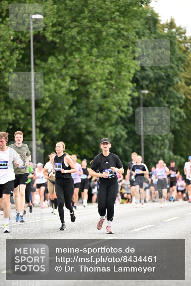 29.06.2025 - hella hamburg halbmarathon Dr. Thomas Lammeyer http://msf.ph/oto/8434461 29.06.2025 10:54:05 Kennedybrücke 1525, 1805, 2437, 2438, 2541, 2716, 2927, 2997, 3070, 3253, 4589, 5106, 5479, 5480, 5997, 6680, 6694, 6989, 7679, 9015, 9162, 9261, 10038, 10704, 10782, 11030 meine-sportfotos.de