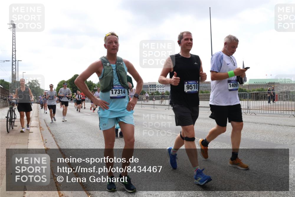 29.06.2025 - hella hamburg halbmarathon Lena Gebhardt http://msf.ph/oto/8434467 29.06.2025 10:44:43 Lombardsbrücke 17314, 9510, 14091, 1024, 1273, 1345, 1519, 1629, 1924, 2007, 2343, 2610, 2674, 2779, 3506, 3570, 4215, 4275, 4496, 4968, 5355, 5647, 5649, 6002, 6841, 6888, 7216, 7842, 8272, 8582, 8907, 9036, 9084, 9085, 9331, 9333, 9397, 9510, 9536, 10006, 10223, 10303, 10304, 10416, 10668, 10707, 11272, 11825, 12318, 12322, 12394, 12409, 12803, 12995, 13039, 13261, 13262, 13288, 13330, 13390, 13906, 14091, 14123, 14350, 14654, 14681, 14971, 18454, 18459 meine-sportfotos.de