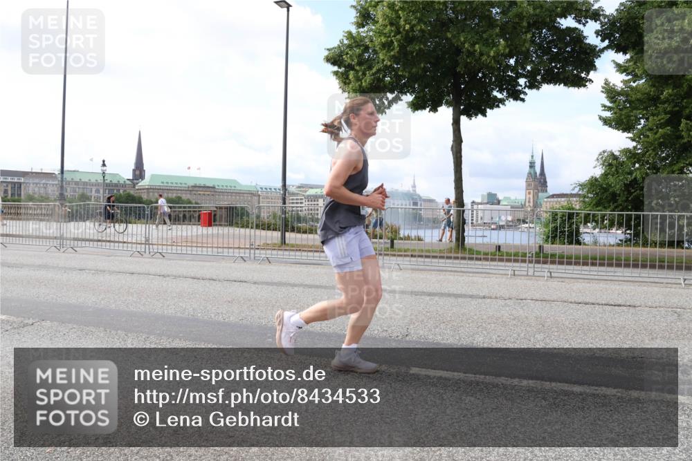 29.06.2025 - hella hamburg halbmarathon Lena Gebhardt http://msf.ph/oto/8434533 29.06.2025 10:08:44 Lombardsbrücke 1427, 2427, 3762, 5347, 5926, 6100, 6590, 7198, 7453, 7476, 9457, 9616, 9823, 9951, 9958, 10035, 10092, 10857, 11657, 11780, 11967, 12144, 13174, 13592, 13593, 14631, 14902, 14965, 15429, 15584, 15586, 15592, 16439, 18266, 18505 meine-sportfotos.de