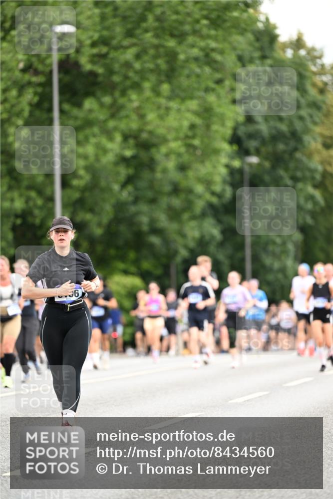 29.06.2025 - hella hamburg halbmarathon Dr. Thomas Lammeyer http://msf.ph/oto/8434560 29.06.2025 10:54:07 Kennedybrücke 1525, 1805, 2437, 2438, 2541, 2716, 2927, 2997, 3070, 4589, 5106, 5479, 5480, 5997, 6680, 6694, 6989, 7679, 8254, 9015, 9162, 9261, 10038, 10704, 10782, 11030 meine-sportfotos.de