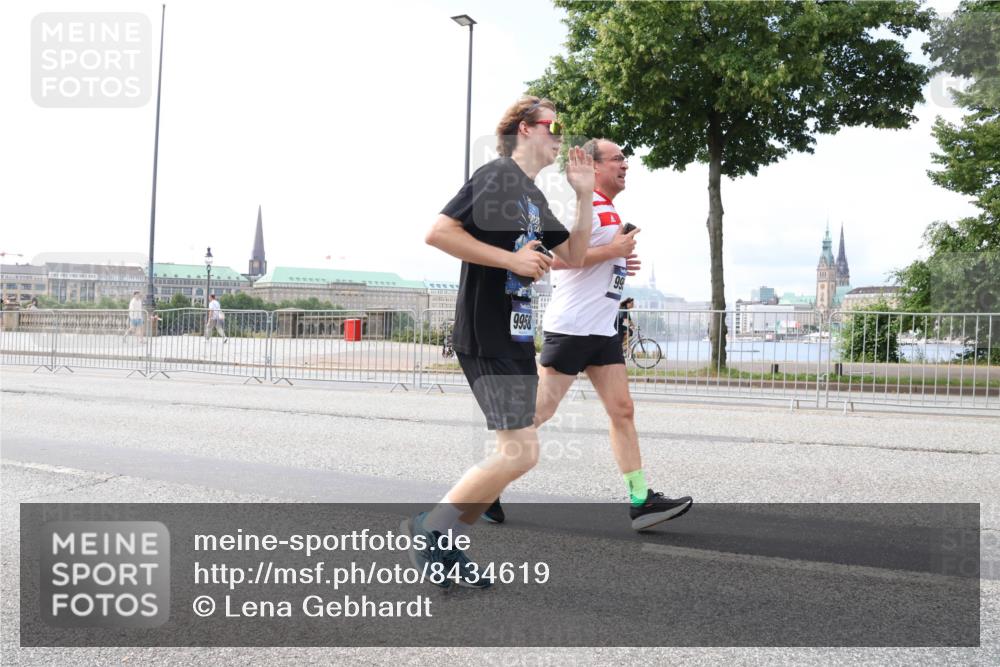 29.06.2025 - hella hamburg halbmarathon Lena Gebhardt http://msf.ph/oto/8434619 29.06.2025 10:08:46 Lombardsbrücke 9958, 1427, 3762, 5347, 6100, 6590, 7453, 7476, 9457, 9823, 9951, 9958, 10035, 10092, 11657, 11780, 11967, 12144, 13174, 13592, 13593, 14631, 14902, 14965, 15429, 15584, 15586, 15592, 16439, 18266, 18505 meine-sportfotos.de