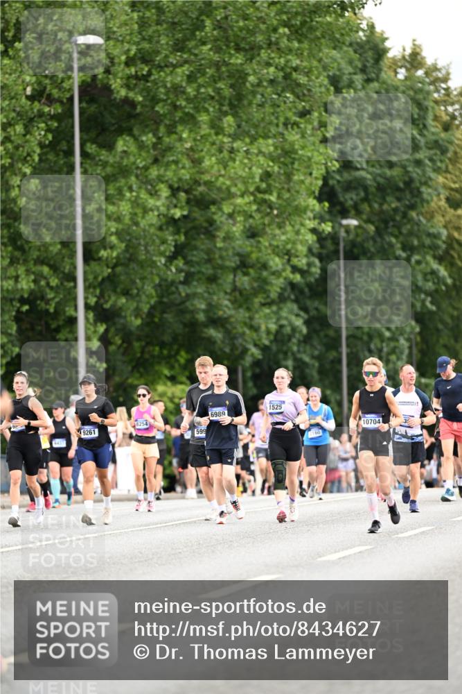 29.06.2025 - hella hamburg halbmarathon Dr. Thomas Lammeyer http://msf.ph/oto/8434627 29.06.2025 10:54:09 Kennedybrücke 1525, 1805, 2437, 2438, 2541, 2716, 2927, 2997, 3070, 4589, 5106, 5479, 5480, 5997, 6680, 6694, 6989, 7679, 8254, 9015, 9162, 9261, 10038, 10060, 10704, 10782, 11030 meine-sportfotos.de