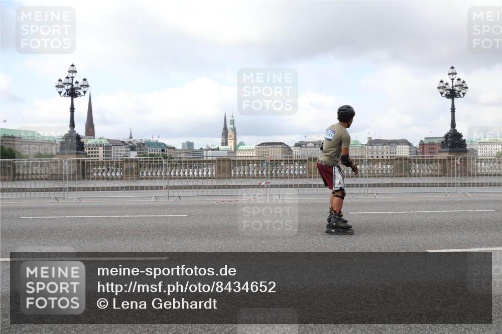 29.06.2025 - hella hamburg halbmarathon Lena Gebhardt http://msf.ph/oto/8434652 29.06.2025 09:01:23 Lombardsbrücke 541 meine-sportfotos.de
