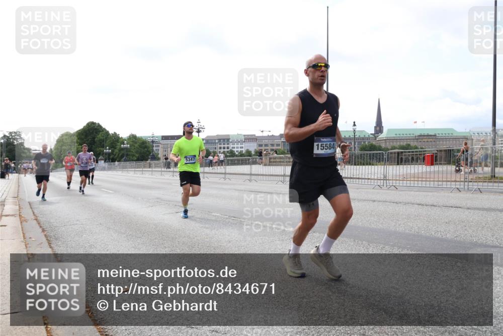 29.06.2025 - hella hamburg halbmarathon Lena Gebhardt http://msf.ph/oto/8434671 29.06.2025 10:08:47 Lombardsbrücke 5347, 15584, 1427, 3762, 5347, 6100, 6590, 7453, 7476, 9457, 9823, 9951, 9958, 10035, 10092, 11657, 11780, 11967, 12144, 13174, 13592, 13593, 14902, 14965, 15429, 15584, 15586, 15592, 16439, 18266, 18505 meine-sportfotos.de