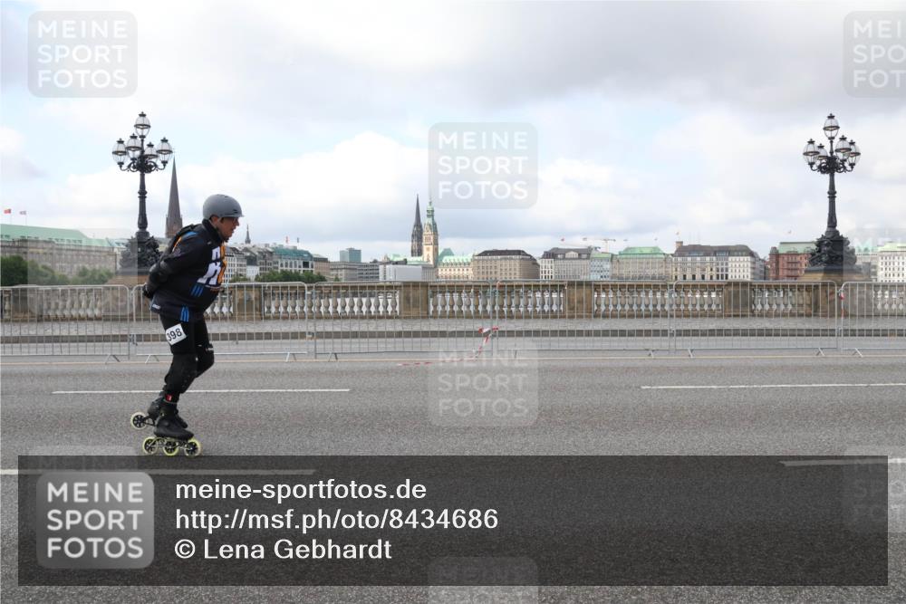 29.06.2025 - hella hamburg halbmarathon Lena Gebhardt http://msf.ph/oto/8434686 29.06.2025 09:01:28 Lombardsbrücke 398 meine-sportfotos.de
