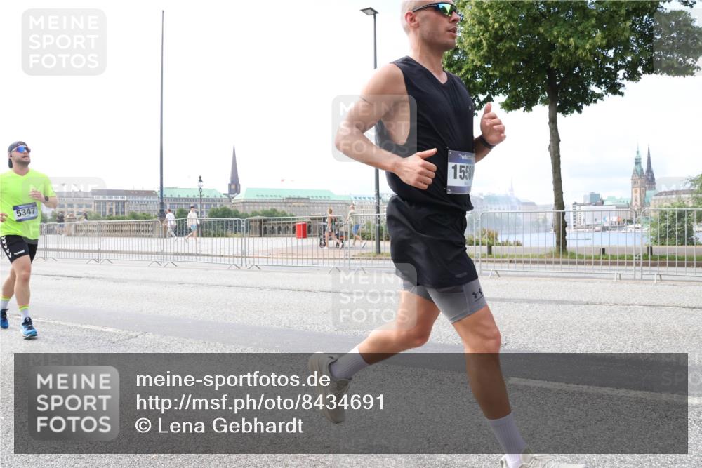 29.06.2025 - hella hamburg halbmarathon Lena Gebhardt http://msf.ph/oto/8434691 29.06.2025 10:08:48 Lombardsbrücke 5347, 1550, 1427, 3762, 5347, 6100, 6590, 7453, 7476, 9457, 9823, 9951, 9958, 10035, 10092, 11657, 11780, 11967, 12144, 13174, 13592, 13593, 14902, 14965, 15429, 15584, 15586, 15592, 16439, 18266, 18505 meine-sportfotos.de