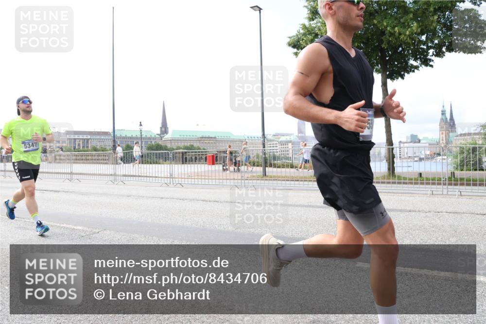 29.06.2025 - hella hamburg halbmarathon Lena Gebhardt http://msf.ph/oto/8434706 29.06.2025 10:08:48 Lombardsbrücke 5347, 1427, 3762, 5347, 6100, 6590, 7453, 7476, 9457, 9823, 9951, 9958, 10035, 10092, 11657, 11780, 11967, 12144, 13174, 13592, 13593, 14902, 14965, 15429, 15584, 15586, 15592, 16439, 18266, 18505 meine-sportfotos.de