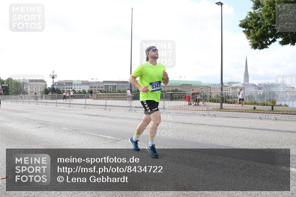 29.06.2025 - hella hamburg halbmarathon Lena Gebhardt http://msf.ph/oto/8434722 29.06.2025 10:08:49 Lombardsbrücke 5347, 1427, 3762, 5347, 6100, 6590, 7453, 7476, 9457, 9823, 9951, 9958, 10035, 10092, 11657, 11780, 11967, 12144, 13174, 13592, 13593, 14902, 14965, 15429, 15584, 15586, 15592, 16439, 18266, 18505 meine-sportfotos.de