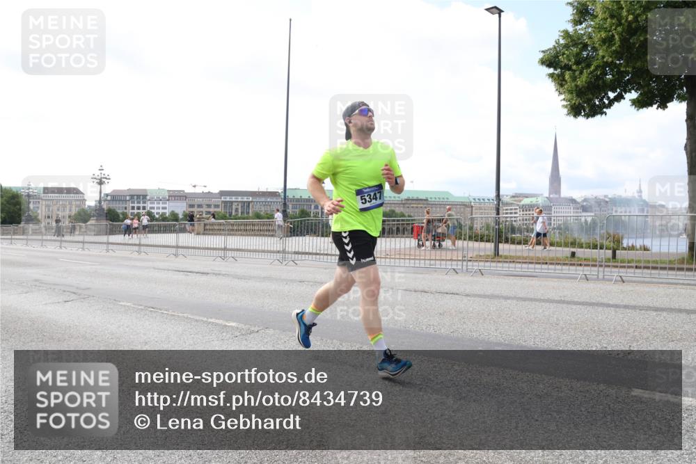 29.06.2025 - hella hamburg halbmarathon Lena Gebhardt http://msf.ph/oto/8434739 29.06.2025 10:08:49 Lombardsbrücke 5347, 1427, 3762, 5347, 6100, 6590, 7453, 7476, 9457, 9823, 9951, 9958, 10035, 10092, 11657, 11780, 11967, 12144, 13174, 13592, 13593, 14902, 14965, 15429, 15584, 15586, 15592, 16439, 18266, 18505 meine-sportfotos.de