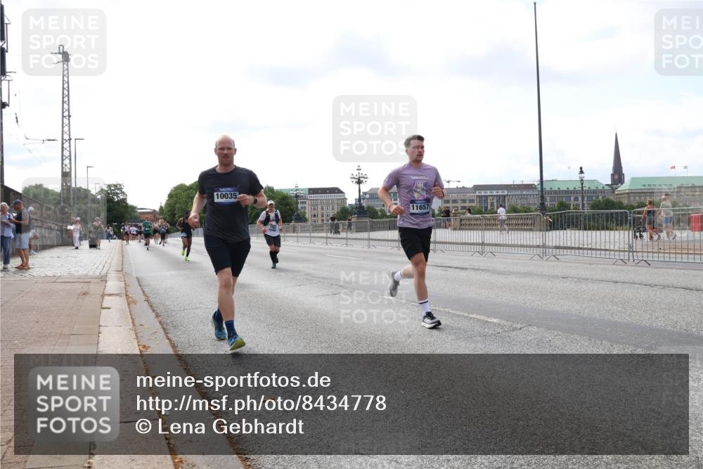 29.06.2025 - hella hamburg halbmarathon Lena Gebhardt http://msf.ph/oto/8434778 29.06.2025 10:08:51 Lombardsbrücke 10035, 11657, 1147, 1427, 3762, 5347, 6100, 6590, 7453, 7476, 9951, 9958, 10035, 10092, 11496, 11657, 11780, 11967, 12144, 13174, 13592, 13593, 14902, 14965, 15429, 15584, 15586, 15592, 16439, 17347, 18266, 18505 meine-sportfotos.de