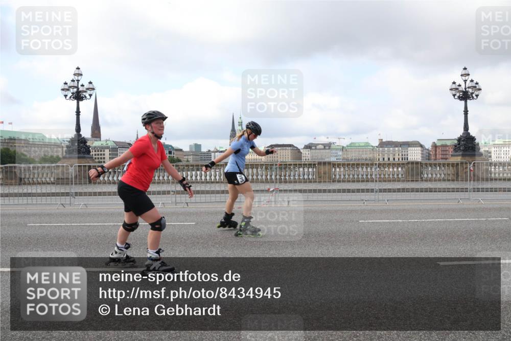 29.06.2025 - hella hamburg halbmarathon Lena Gebhardt http://msf.ph/oto/8434945 29.06.2025 09:01:31 Lombardsbrücke  meine-sportfotos.de
