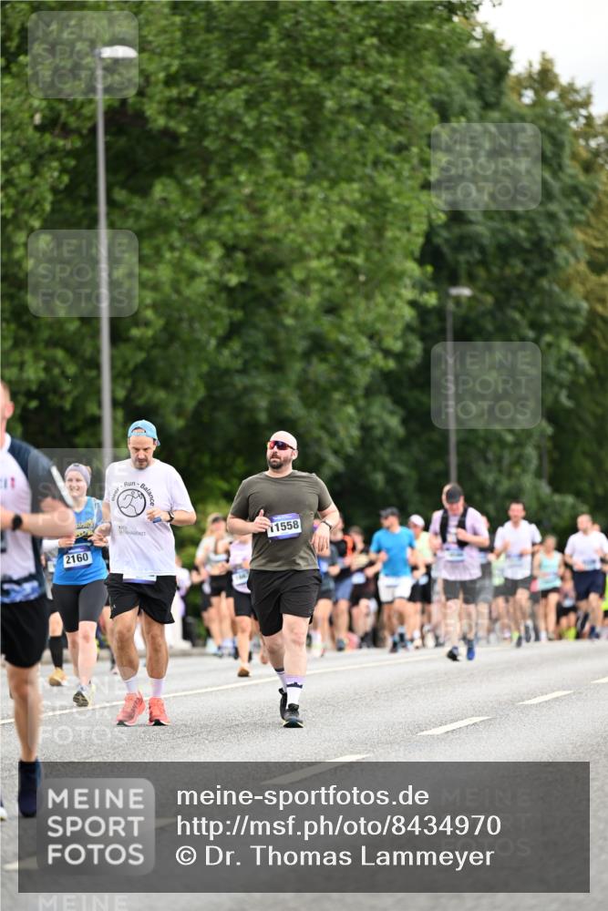 29.06.2025 - hella hamburg halbmarathon Dr. Thomas Lammeyer http://msf.ph/oto/8434970 29.06.2025 10:54:19 Kennedybrücke 1525, 1805, 2160, 2541, 2927, 3070, 3701, 3710, 4168, 4589, 5106, 5997, 6680, 6694, 6989, 7755, 8254, 9015, 9162, 9261, 9940, 10038, 10060, 10704, 11030, 11426 meine-sportfotos.de