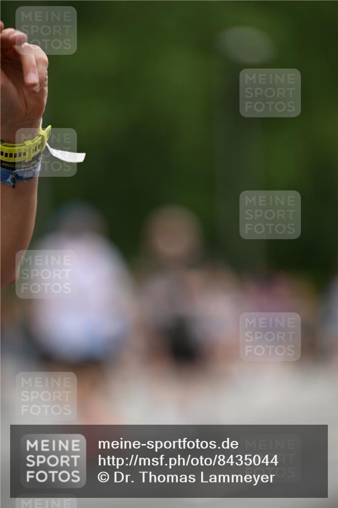 29.06.2025 - hella hamburg halbmarathon Dr. Thomas Lammeyer http://msf.ph/oto/8435044 29.06.2025 10:54:23 Kennedybrücke 1525, 2160, 2541, 2927, 3070, 3680, 3701, 3710, 4168, 4589, 5106, 5997, 6680, 6694, 6989, 7721, 7722, 7755, 8254, 9015, 9261, 9940, 10038, 10060, 10704, 11030, 11426 meine-sportfotos.de