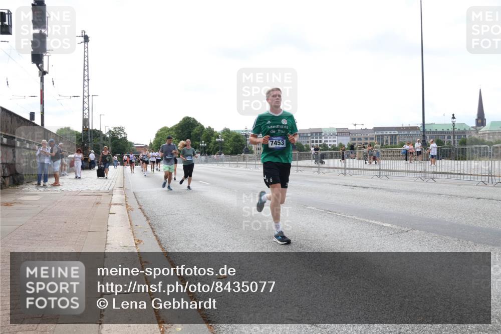 29.06.2025 - hella hamburg halbmarathon Lena Gebhardt http://msf.ph/oto/8435077 29.06.2025 10:08:59 Lombardsbrücke 7453, 1147, 1188, 1427, 1838, 2978, 3762, 5347, 6100, 7453, 9718, 9951, 9958, 10035, 10092, 10819, 11067, 11496, 11657, 11967, 12144, 13174, 13210, 13592, 13593, 13660, 14736, 15584, 15586, 15592, 17347, 18266, 18505 meine-sportfotos.de