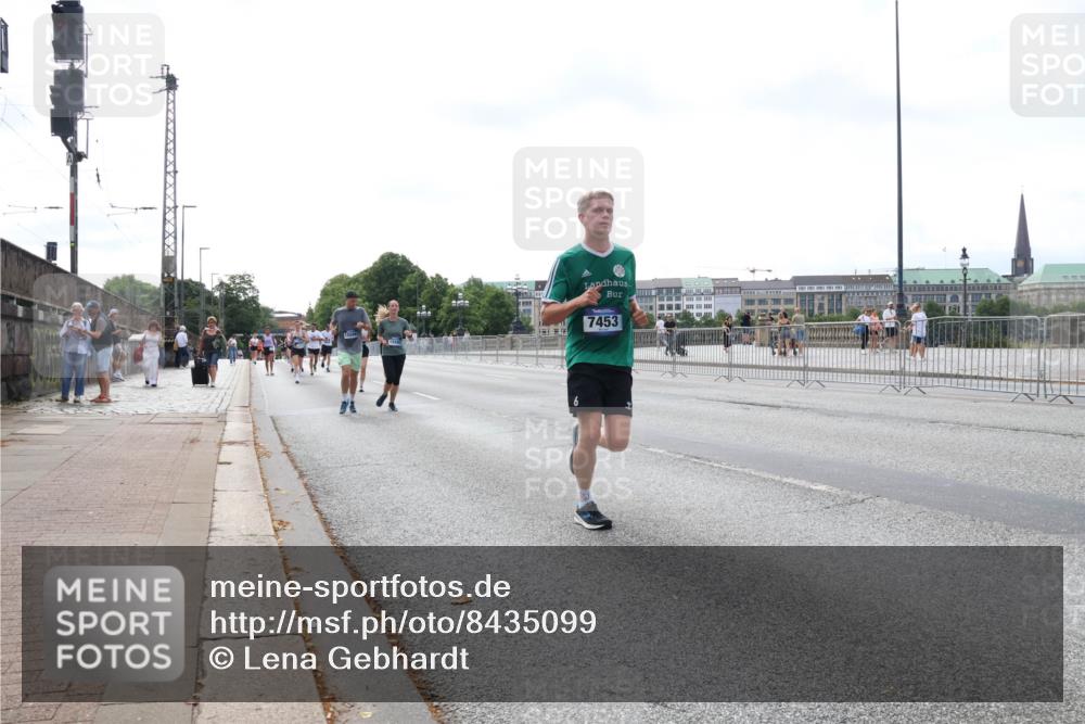 29.06.2025 - hella hamburg halbmarathon Lena Gebhardt http://msf.ph/oto/8435099 29.06.2025 10:08:59 Lombardsbrücke 7453, 1147, 1188, 1427, 1838, 2978, 3762, 5347, 6100, 7453, 9718, 9951, 9958, 10035, 10092, 10819, 11067, 11496, 11657, 11967, 12144, 13174, 13210, 13592, 13593, 13660, 14736, 15584, 15586, 15592, 17347, 18266, 18505 meine-sportfotos.de