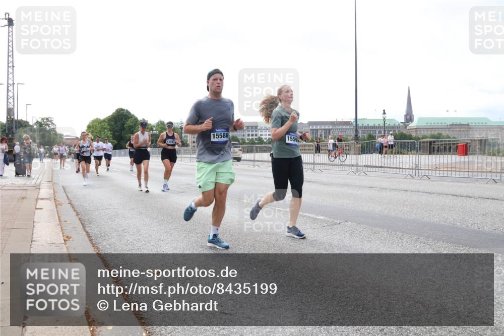 29.06.2025 - hella hamburg halbmarathon Lena Gebhardt http://msf.ph/oto/8435199 29.06.2025 10:09:03 Lombardsbrücke 13593, 15586, 1559, 1147, 1188, 1838, 2978, 3762, 5347, 5806, 6100, 6674, 7453, 9718, 9951, 9958, 10035, 10092, 10194, 10819, 11067, 11496, 11657, 11967, 12144, 12156, 13174, 13210, 13592, 13593, 13660, 14736, 15584, 15586, 15592, 17347, 18266, 18505 meine-sportfotos.de