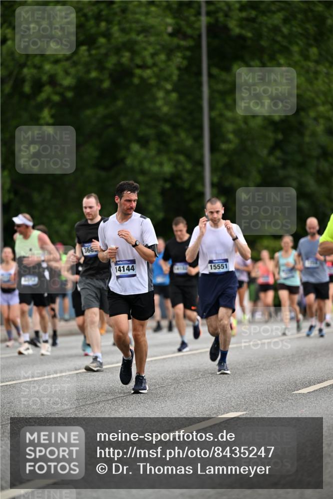 29.06.2025 - hella hamburg halbmarathon Dr. Thomas Lammeyer http://msf.ph/oto/8435247 29.06.2025 10:54:33 Kennedybrücke 1259, 1525, 1625, 2160, 2927, 3070, 3680, 3701, 3710, 4168, 4870, 5119, 5552, 6015, 6680, 6989, 7721, 7722, 7755, 8254, 8299, 9261, 9940, 10033, 10060, 11426 meine-sportfotos.de