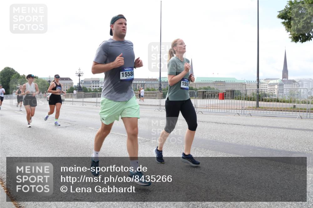 29.06.2025 - hella hamburg halbmarathon Lena Gebhardt http://msf.ph/oto/8435266 29.06.2025 10:09:03 Lombardsbrücke 1359, 15586, 155, 1147, 1188, 1838, 2978, 3762, 5347, 5806, 6100, 6674, 7453, 9718, 9951, 9958, 10035, 10092, 10194, 10819, 11067, 11496, 11657, 11967, 12144, 12156, 13174, 13210, 13592, 13593, 13660, 14736, 15584, 15586, 15592, 17347, 18266, 18505 meine-sportfotos.de