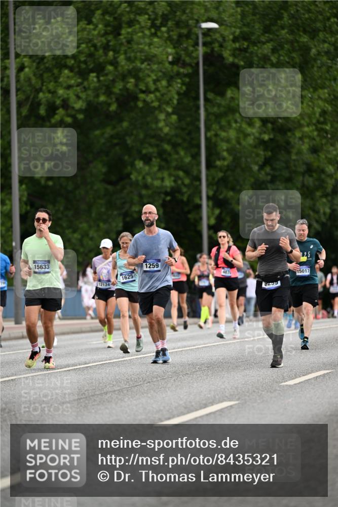 29.06.2025 - hella hamburg halbmarathon Dr. Thomas Lammeyer http://msf.ph/oto/8435321 29.06.2025 10:54:38 Kennedybrücke 1259, 1625, 2160, 3680, 3701, 3710, 4168, 4642, 4870, 5119, 5552, 6015, 7721, 7722, 7755, 8299, 9940, 10033, 10060, 11426 meine-sportfotos.de
