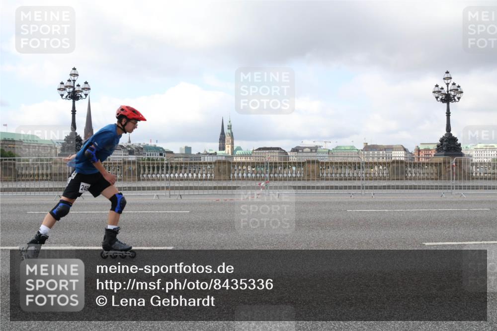 29.06.2025 - hella hamburg halbmarathon Lena Gebhardt http://msf.ph/oto/8435336 29.06.2025 09:01:41 Lombardsbrücke 248 meine-sportfotos.de