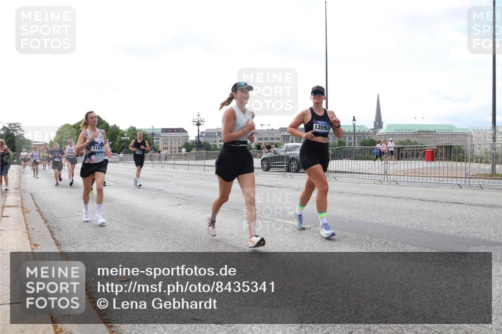 29.06.2025 - hella hamburg halbmarathon Lena Gebhardt http://msf.ph/oto/8435341 29.06.2025 10:09:05 Lombardsbrücke 1147, 13593, 1147, 1188, 1838, 2978, 3762, 5347, 5806, 5885, 6100, 6674, 7187, 7453, 9718, 9951, 9958, 10035, 10194, 10819, 11067, 11496, 11657, 11967, 12144, 12156, 13174, 13210, 13592, 13593, 13660, 14736, 15584, 15586, 15592, 17347, 18266, 18505, 18727 meine-sportfotos.de