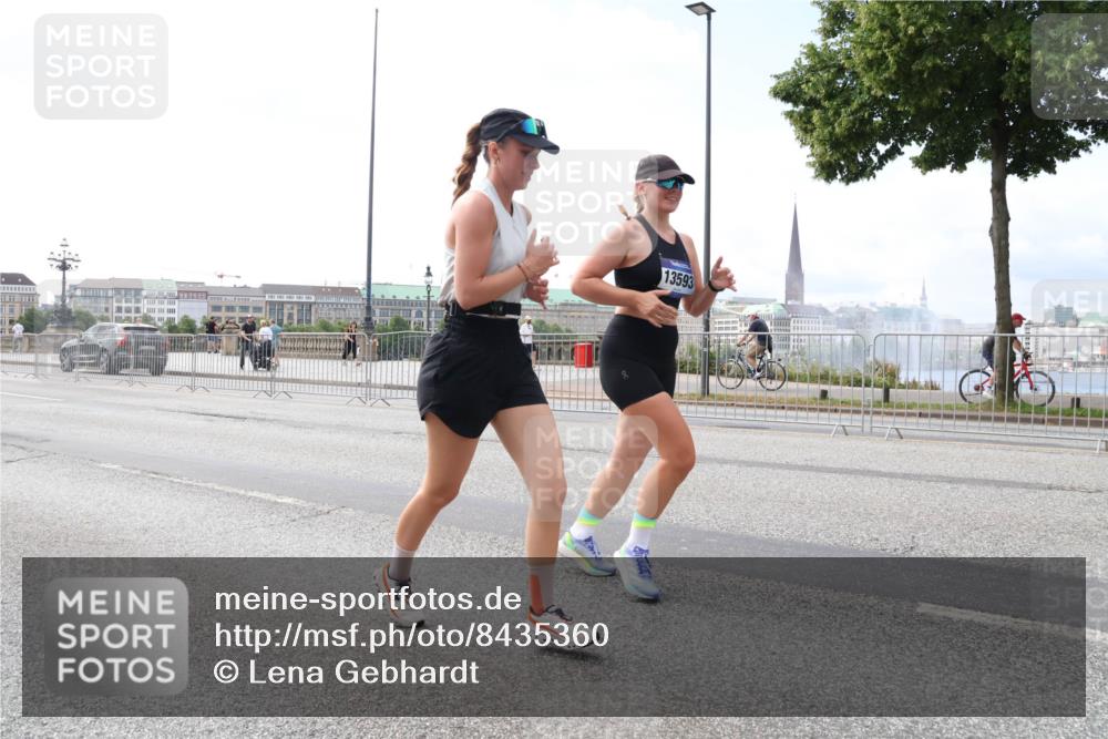 29.06.2025 - hella hamburg halbmarathon Lena Gebhardt http://msf.ph/oto/8435360 29.06.2025 10:09:06 Lombardsbrücke 13593, 1147, 1188, 1838, 2978, 3762, 4859, 5347, 5806, 5885, 6100, 6674, 7187, 7453, 9718, 10035, 10194, 10819, 11067, 11496, 11657, 11967, 12144, 12156, 12862, 13174, 13210, 13592, 13593, 13660, 14736, 15584, 15586, 15592, 17347, 18266, 18505, 18726, 18727 meine-sportfotos.de