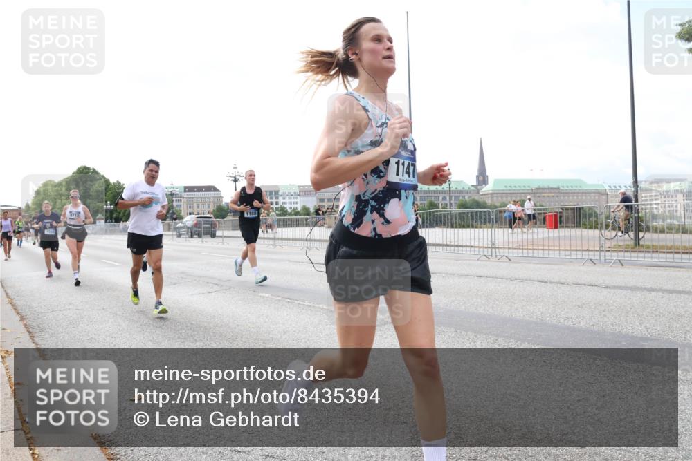 29.06.2025 - hella hamburg halbmarathon Lena Gebhardt http://msf.ph/oto/8435394 29.06.2025 10:09:06 Lombardsbrücke 9712, 1188, 1147, 1147, 1188, 1838, 2978, 3762, 4859, 5347, 5806, 5885, 6100, 6674, 7187, 7453, 9718, 10035, 10194, 10819, 11067, 11496, 11657, 11967, 12144, 12156, 12862, 13174, 13210, 13592, 13593, 13660, 14736, 15584, 15586, 15592, 17347, 18266, 18505, 18726, 18727 meine-sportfotos.de