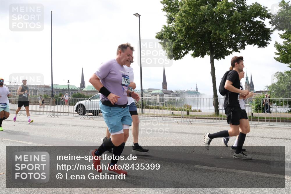 29.06.2025 - hella hamburg halbmarathon Lena Gebhardt http://msf.ph/oto/8435399 29.06.2025 10:44:58 Lombardsbrücke 1737, 1024, 1273, 1629, 1685, 1924, 2007, 2674, 2779, 3160, 3164, 3506, 3570, 4186, 4215, 4275, 4337, 4851, 4968, 5190, 5355, 6509, 6841, 6888, 7216, 7699, 7912, 8582, 8594, 8762, 8907, 9036, 9084, 9085, 9331, 9333, 9397, 9536, 10006, 10416, 10562, 10566, 10668, 10707, 11272, 12198, 12318, 12332, 12334, 12394, 13039, 13261, 13262, 13288, 14350, 14681, 14971, 18454, 18459 meine-sportfotos.de