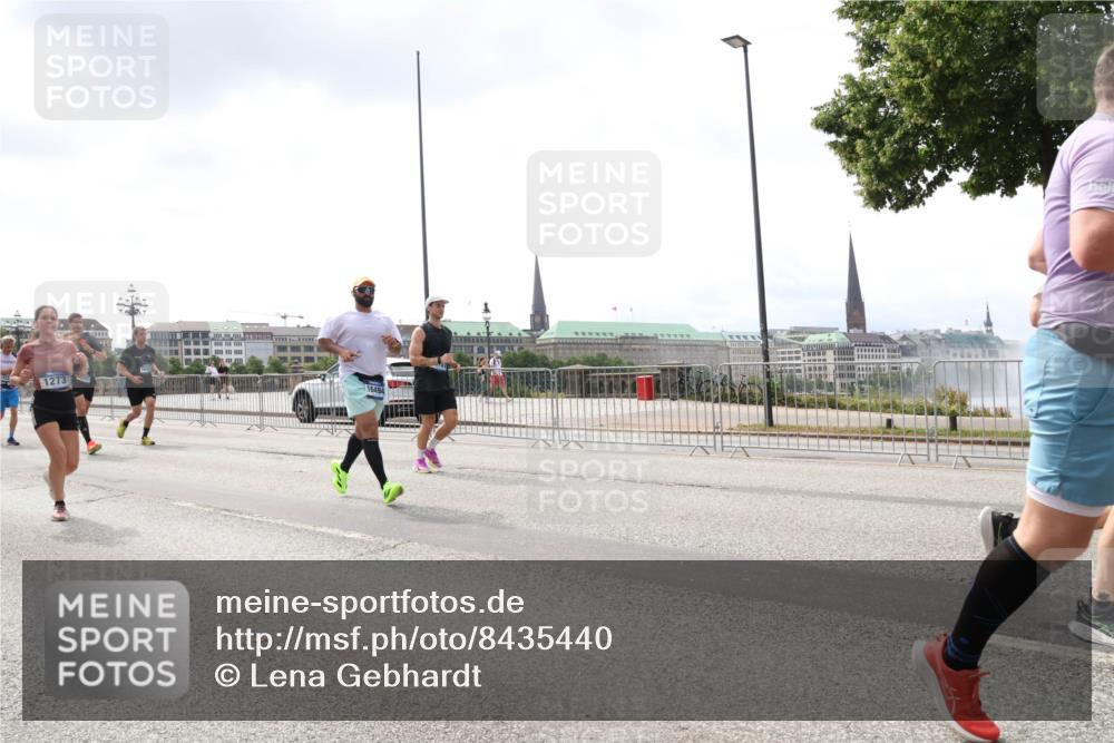 29.06.2025 - hella hamburg halbmarathon Lena Gebhardt http://msf.ph/oto/8435440 29.06.2025 10:44:58 Lombardsbrücke 1273, 1024, 1273, 1629, 1685, 1924, 2007, 2674, 2779, 3160, 3164, 3506, 3570, 4186, 4215, 4275, 4337, 4851, 4968, 5190, 5355, 6509, 6841, 6888, 7216, 7699, 7912, 8582, 8594, 8762, 8907, 9036, 9084, 9085, 9331, 9333, 9397, 9536, 10006, 10416, 10562, 10566, 10668, 10707, 11272, 12198, 12318, 12332, 12334, 12394, 13039, 13261, 13262, 13288, 14350, 14681, 14971, 18454, 18459 meine-sportfotos.de