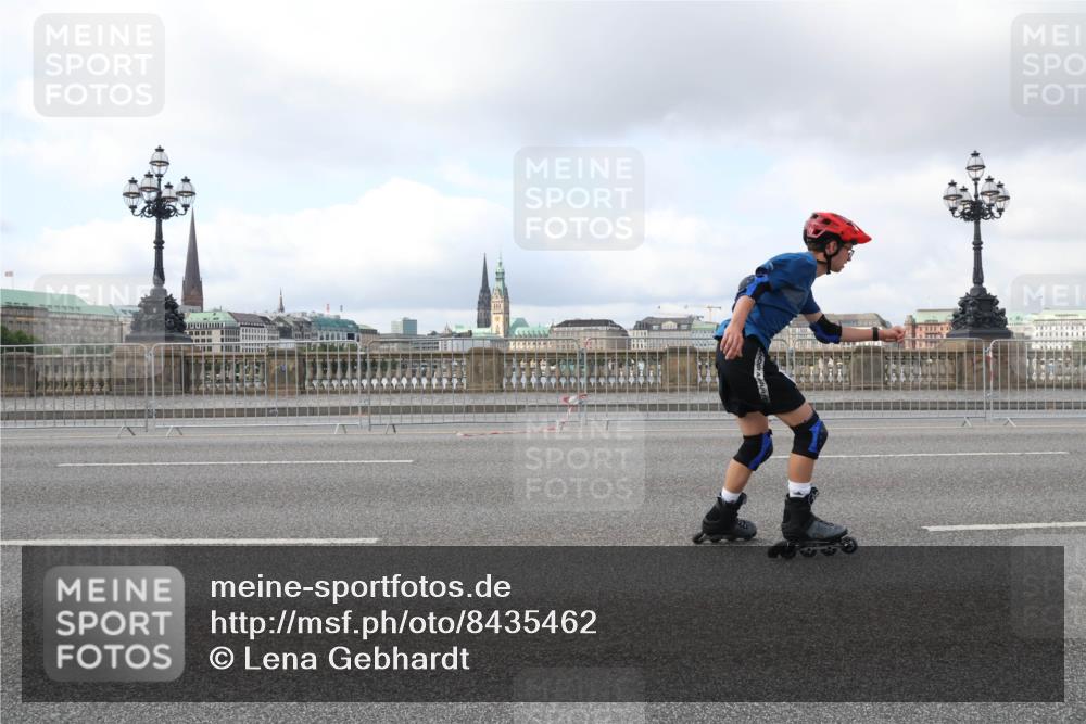 29.06.2025 - hella hamburg halbmarathon Lena Gebhardt http://msf.ph/oto/8435462 29.06.2025 09:01:41 Lombardsbrücke  meine-sportfotos.de